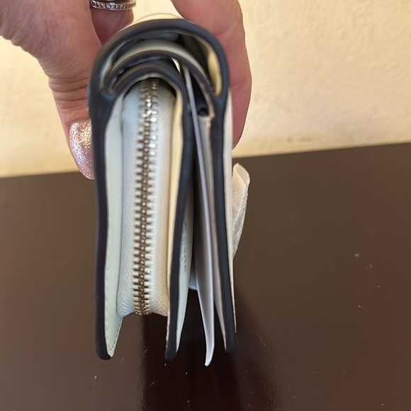 Kate spade medium compact wallet NWOTGS - Picture 4 of 7